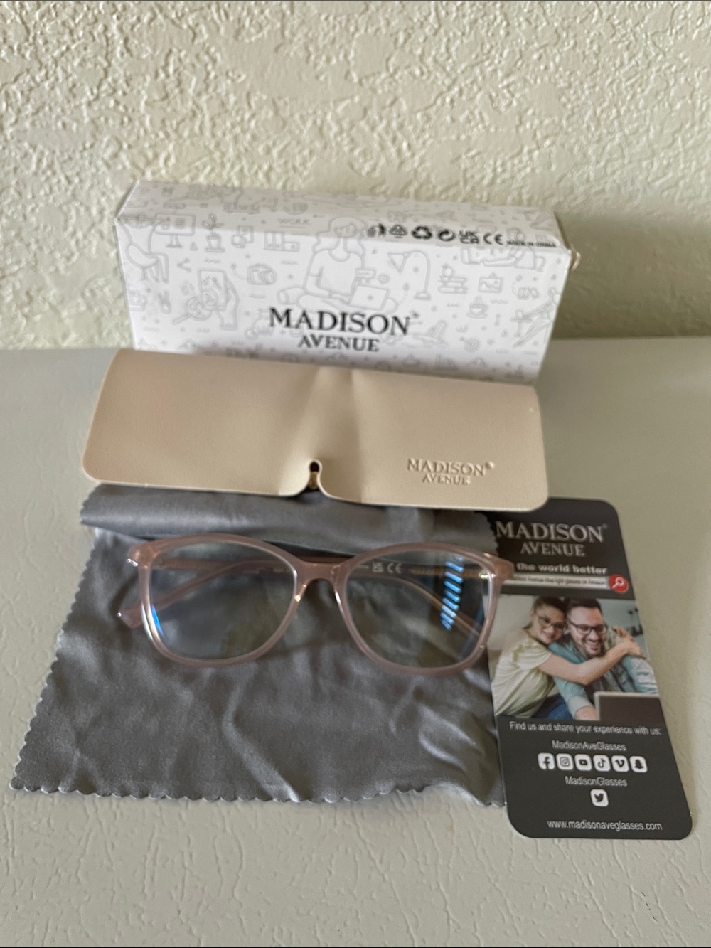 Blue light blocking glasses